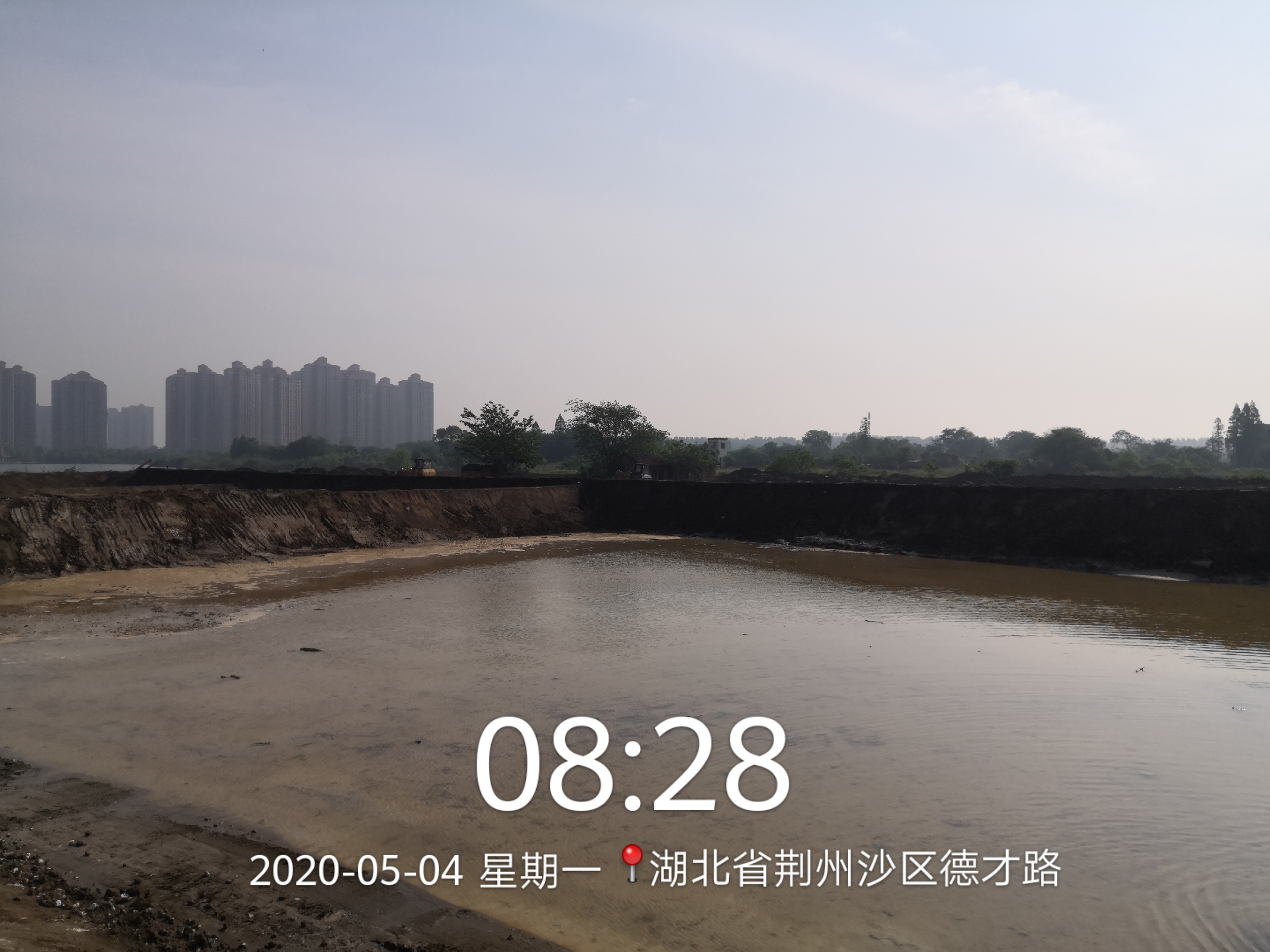 145253971.jpg 5.4沉淀池土方施工完成.jpg