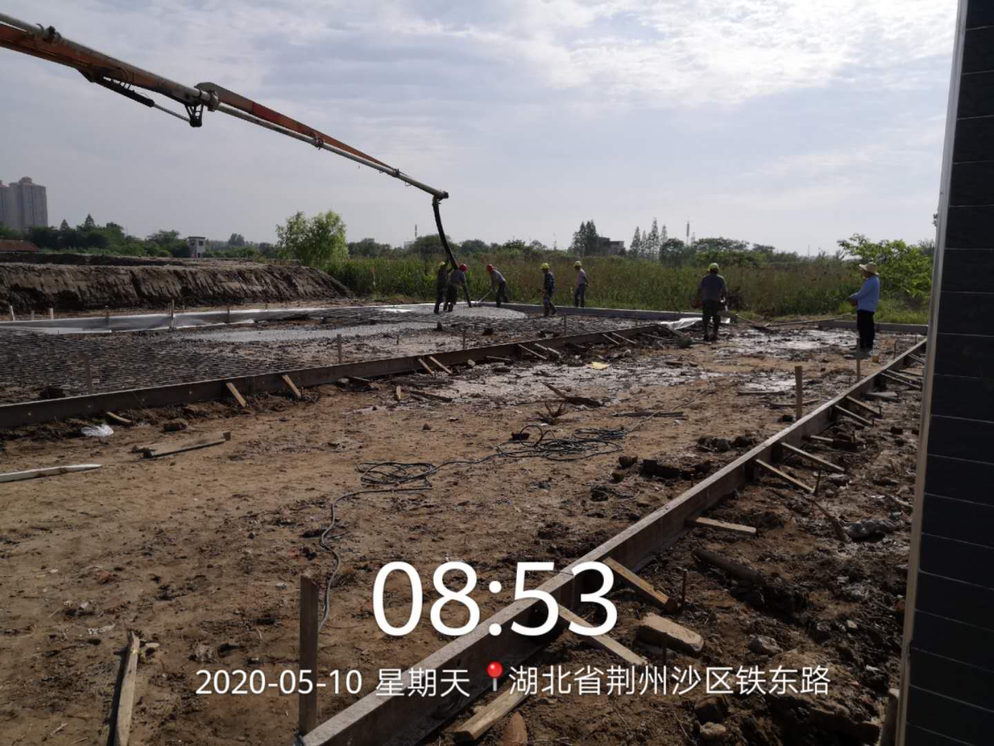 113831339.jpg 5.10固化站地坪浇筑.jpg